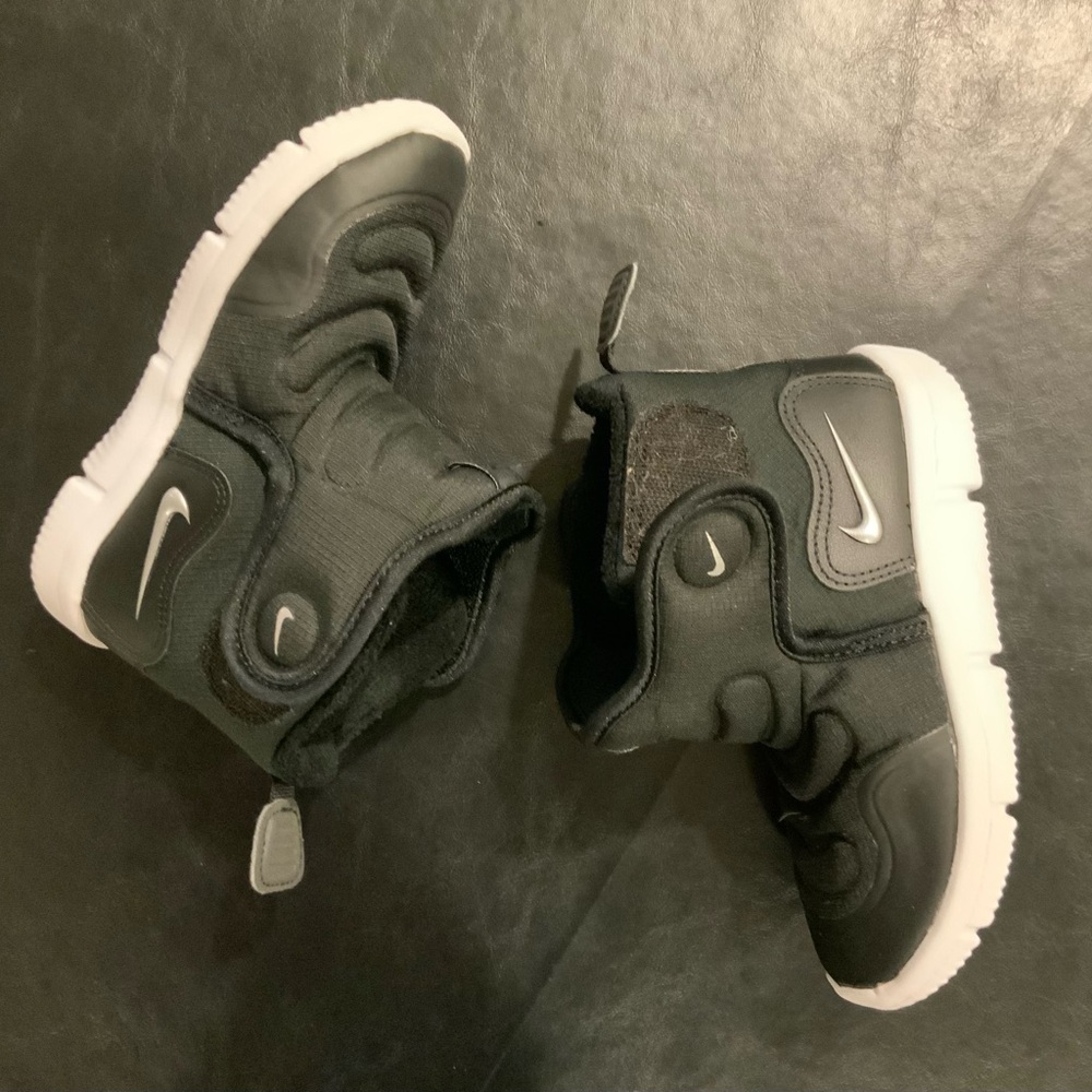 Nike Kids Novice High-Top Sneaker Boot - Picture 2 of 9